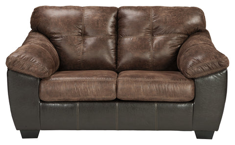 Gregale Signature Design by Ashley Loveseat