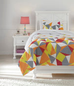 Maxie Signature Design by Ashley Comforter Set Twin