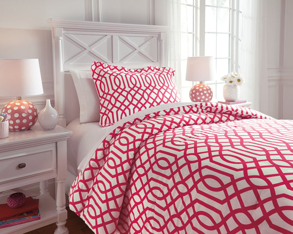 Loomis Signature Design by Ashley Comforter Set Twin