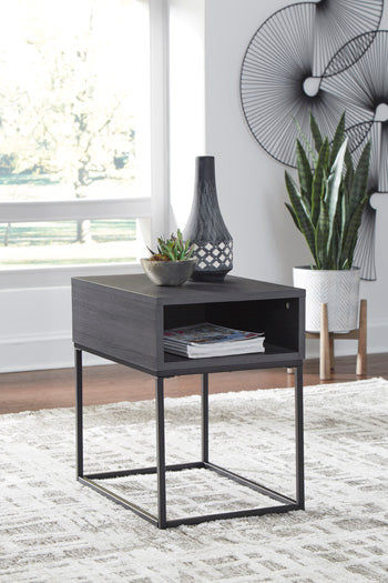 Yarlow Signature Design by Ashley End Table