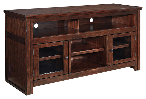 Harpan Signature Design by Ashley TV Stand
